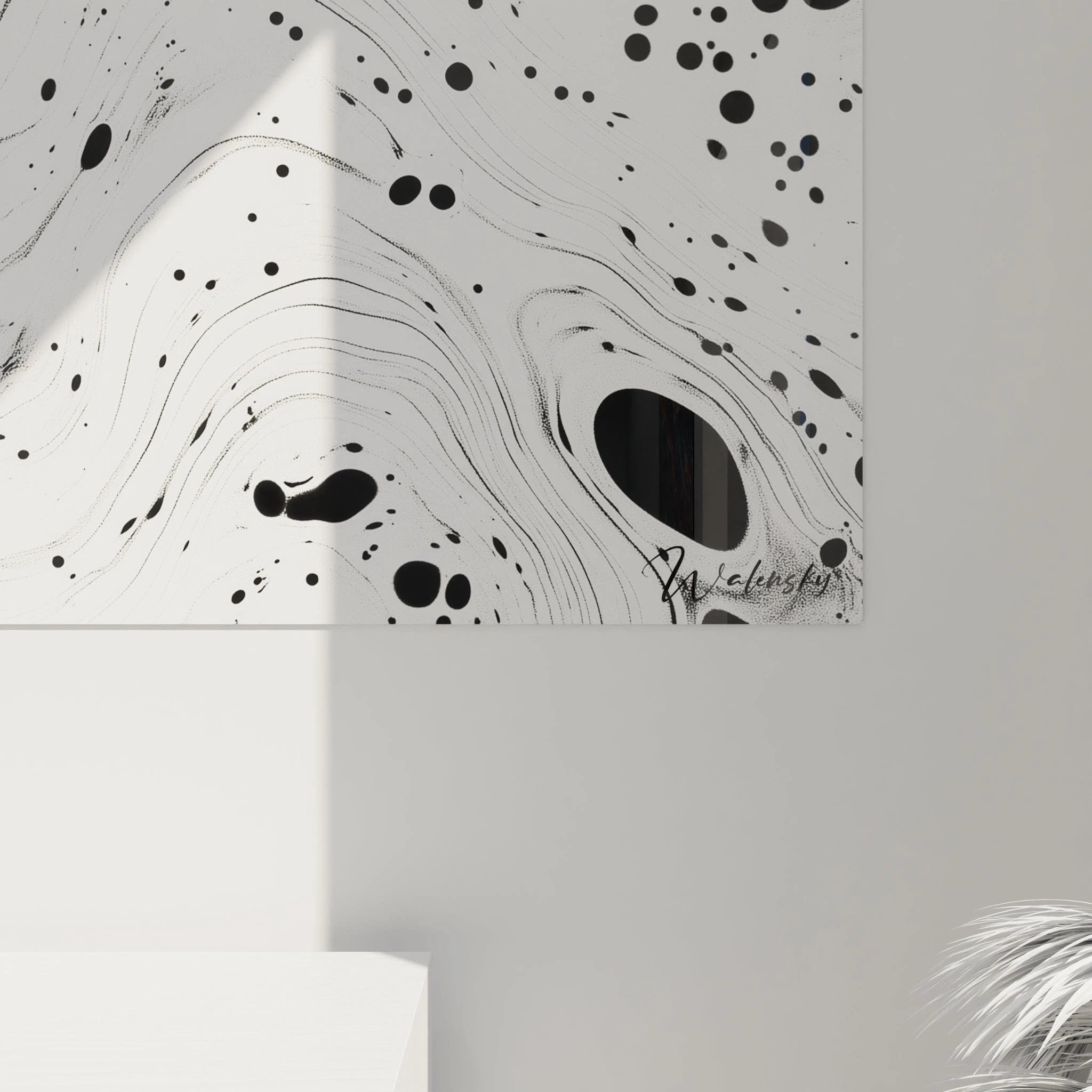 Tableau tacheté en noir et blanc de Walensky, parfait pour un décor moderne et élégant