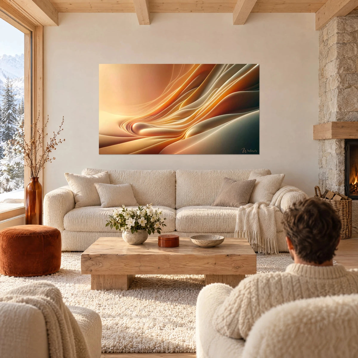 Tableau vagues de soie ambre et crème tourbillonnant au centre, au-dessus d'un canapé dans un salon lumineux