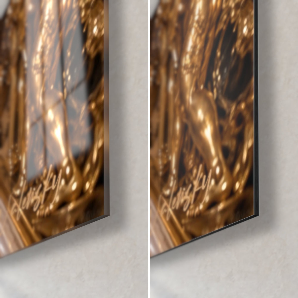 Schilderij dame in paarse jurk die overgaat in zilver, rechtsonder hoek: bewerkte gouden leuning, glanzend glas links, mat Dibond rechts