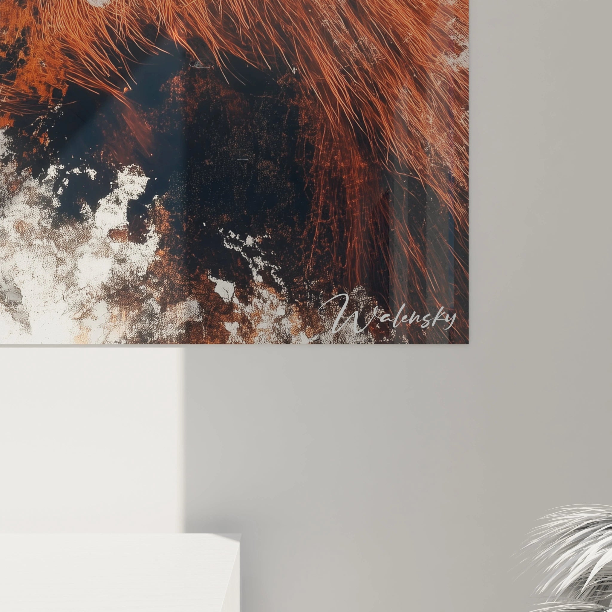 Un tableau orang-outan réaliste représentant un portrait saisissant aux couleurs chaudes. Le pelage auburn éclatant encadre un visage aux traits définis et au regard profond, entouré d'éléments abstraits suggérant un environnement naturel texturé.
