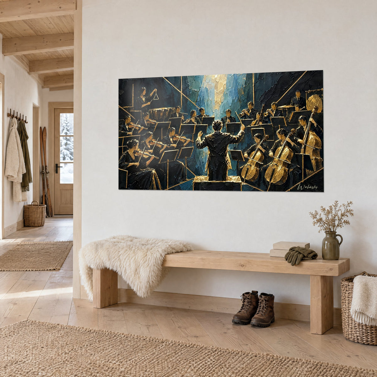 Tableau symphonie de violoncelles dorés et pupitres noirs sous une lumière bleu pétrole, accroché dans une entrée en bois de chalet