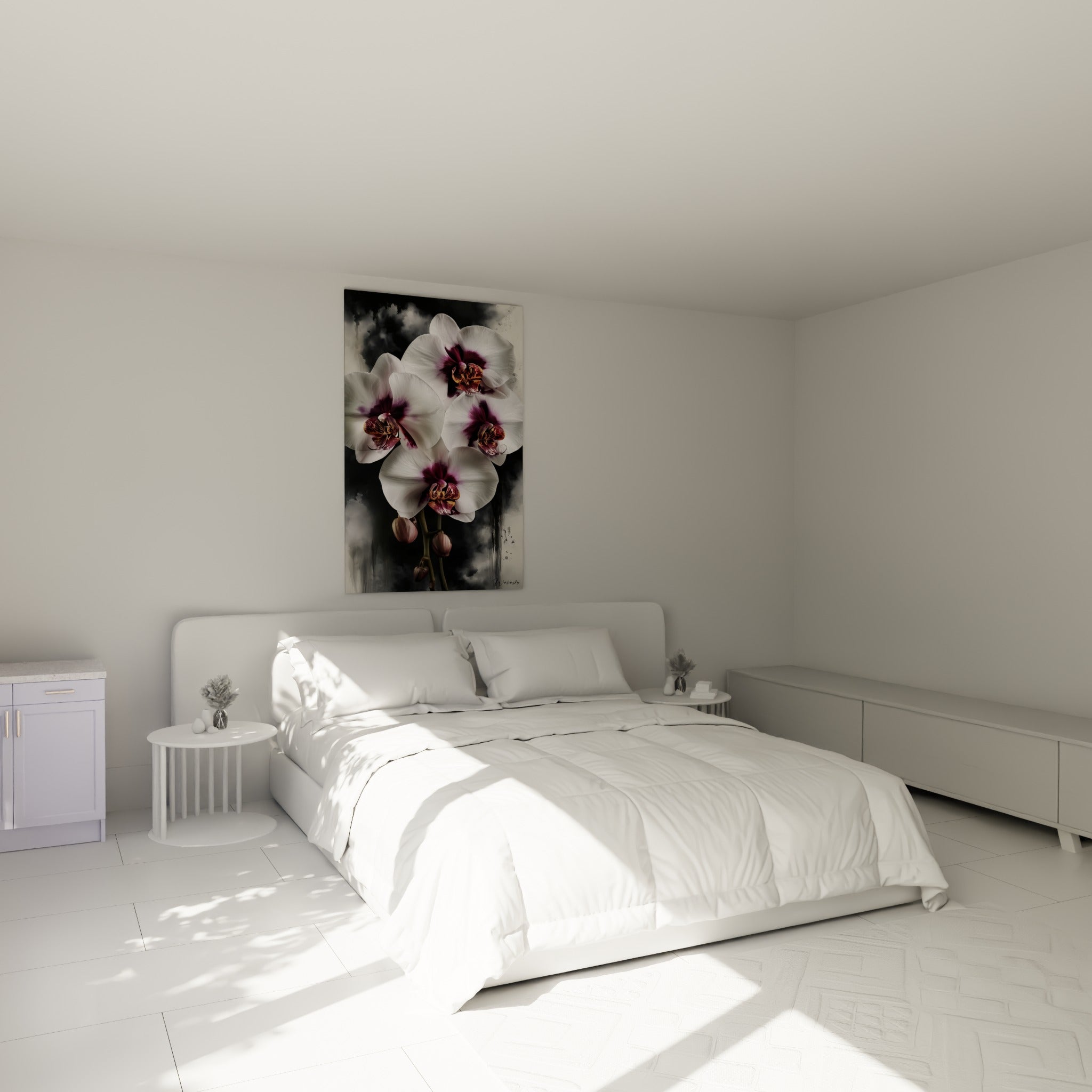 Grappe d'orchidées blanches et pourpres au-dessus d'un lit dans une chambre claire