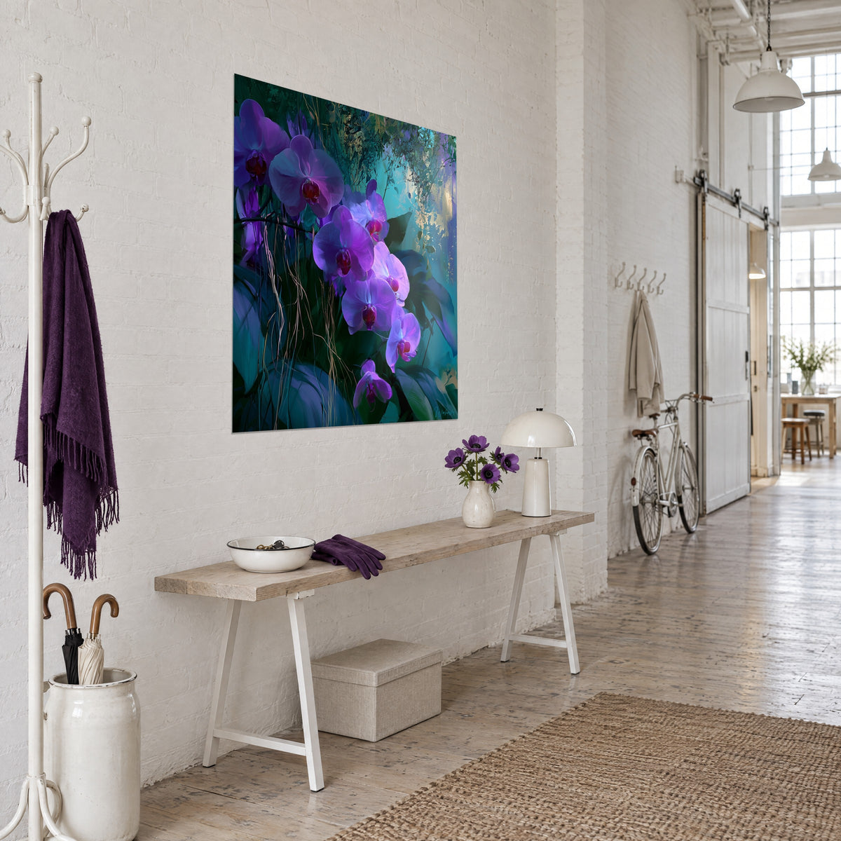 Cuadro de un racimo de flores malvas de pétalos arrugados y raíces doradas colgantes, follaje azul noche, vista de tres cuartos en un loft