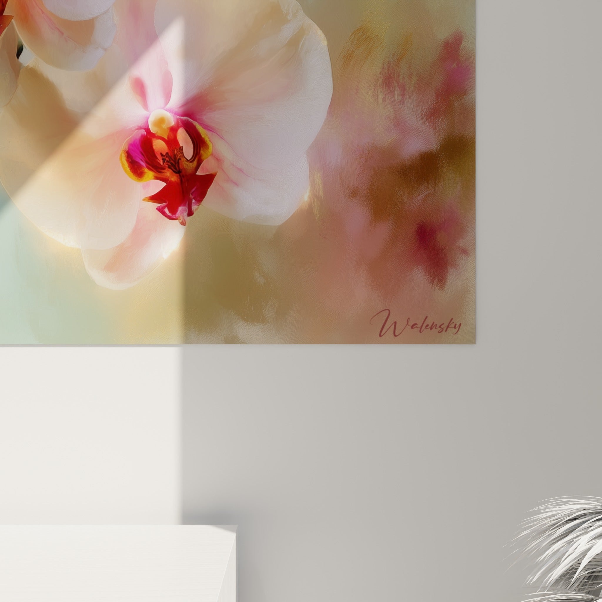 Pétales d'orchidée blancs et roses révélant leur texture peinte, coulures dorées et halos lumineux visibles de près