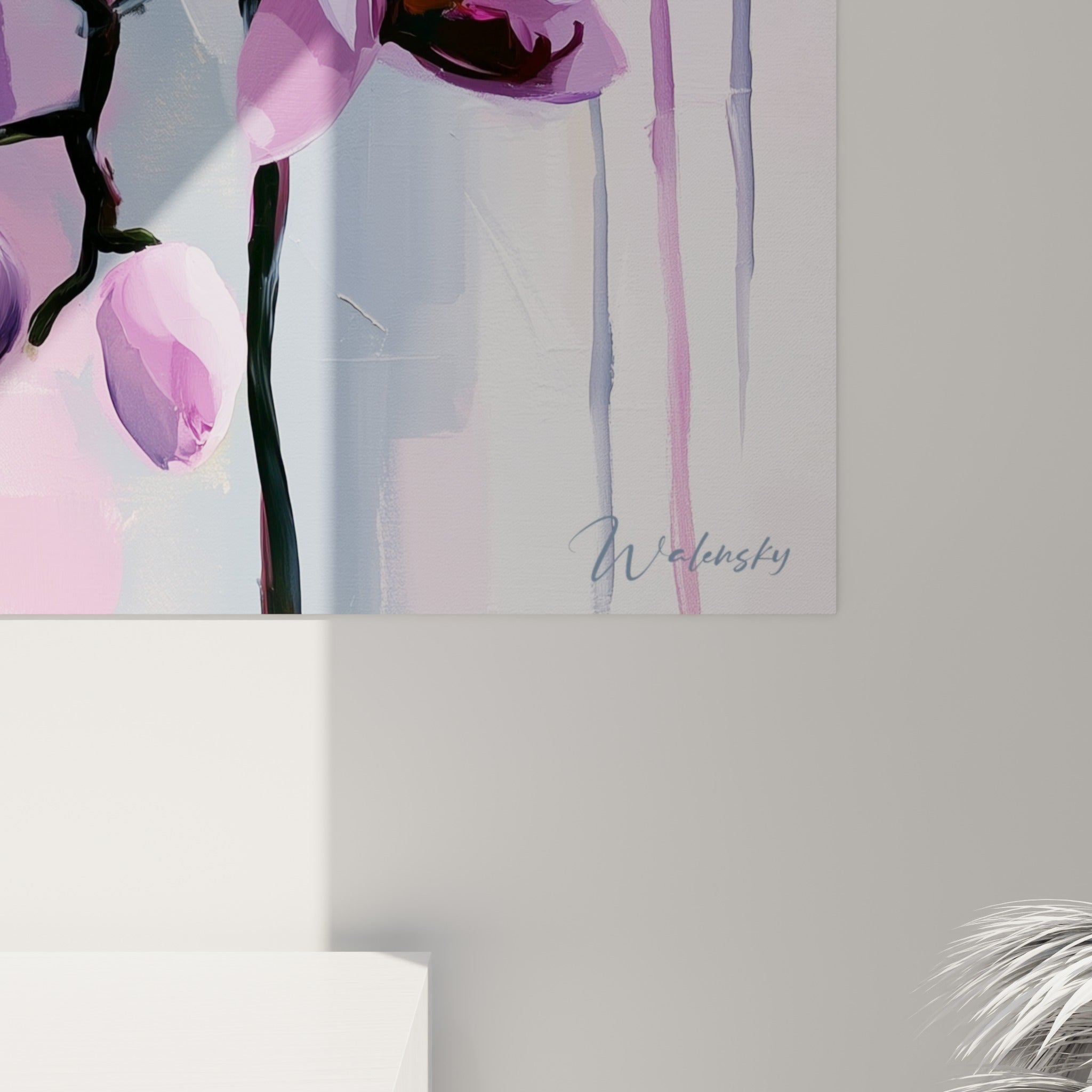 Détail de pétales d'orchidée où le mauve et le blanc se mêlent en épaisses touches de peinture