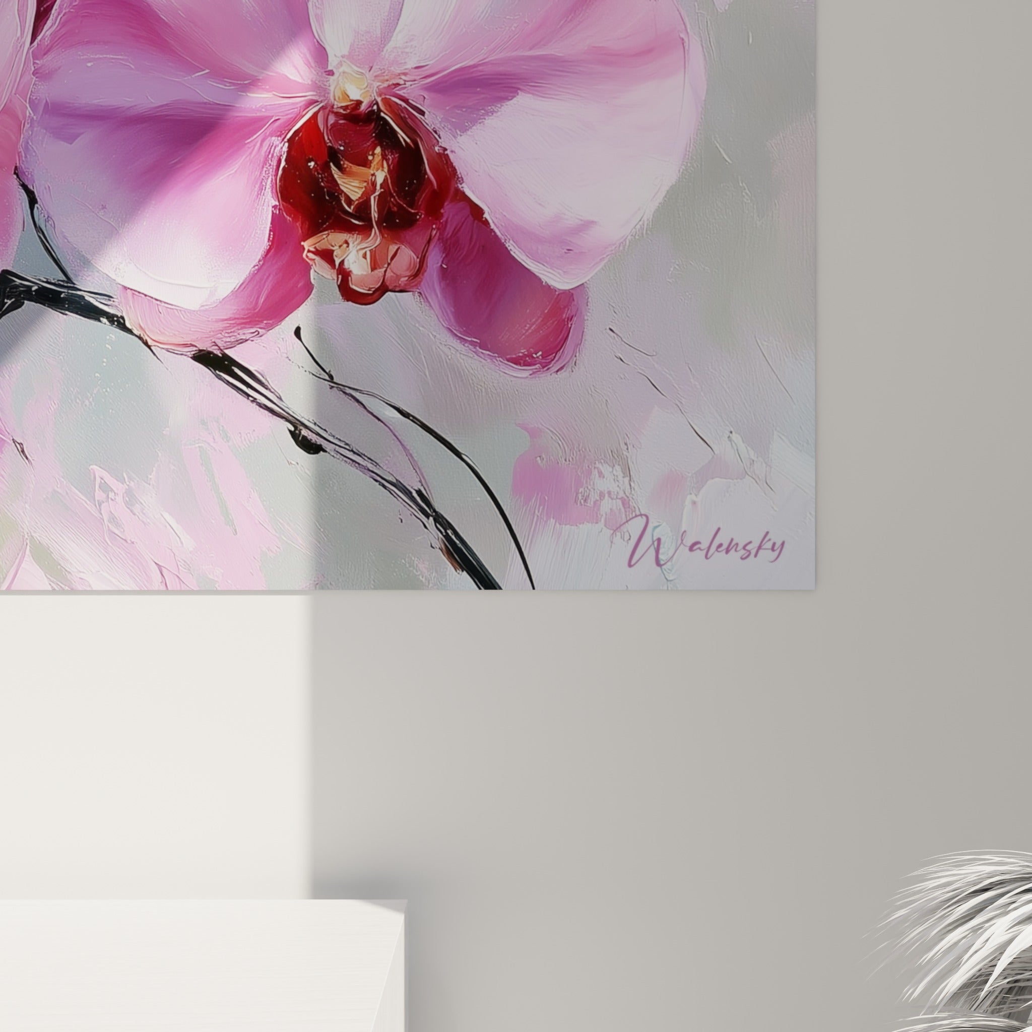 Empâtements de peinture rose et bordeaux révélant le grain texturé des pétales d'orchidée