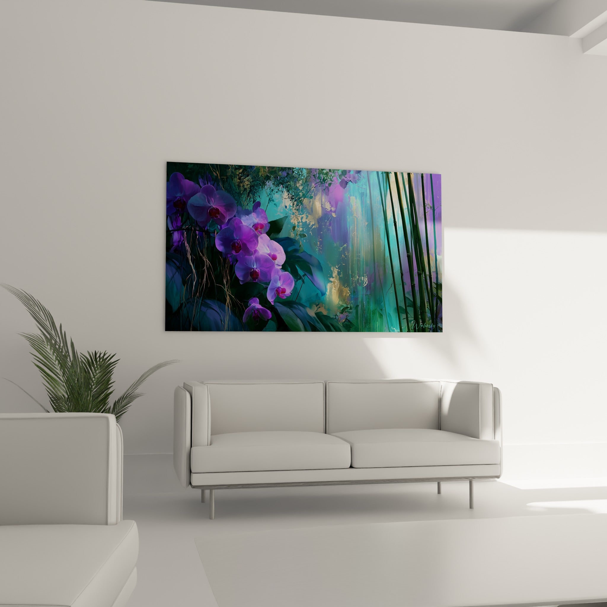 Pétales d'orchidée violets et vert émeraude au-dessus d'un canapé dans un salon lumineux
