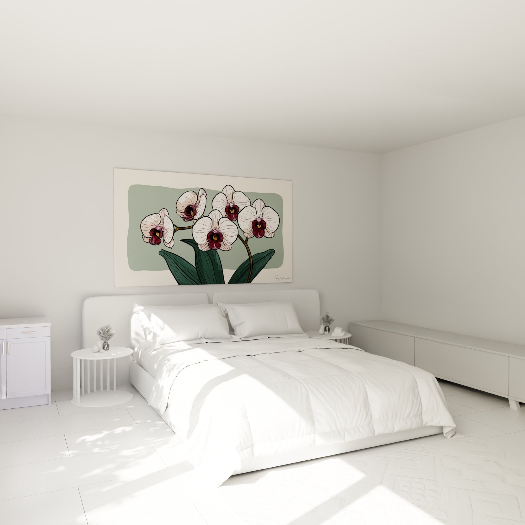 Bouquet d'orchidées blanches et bordeaux au-dessus d'un lit dans une chambre claire