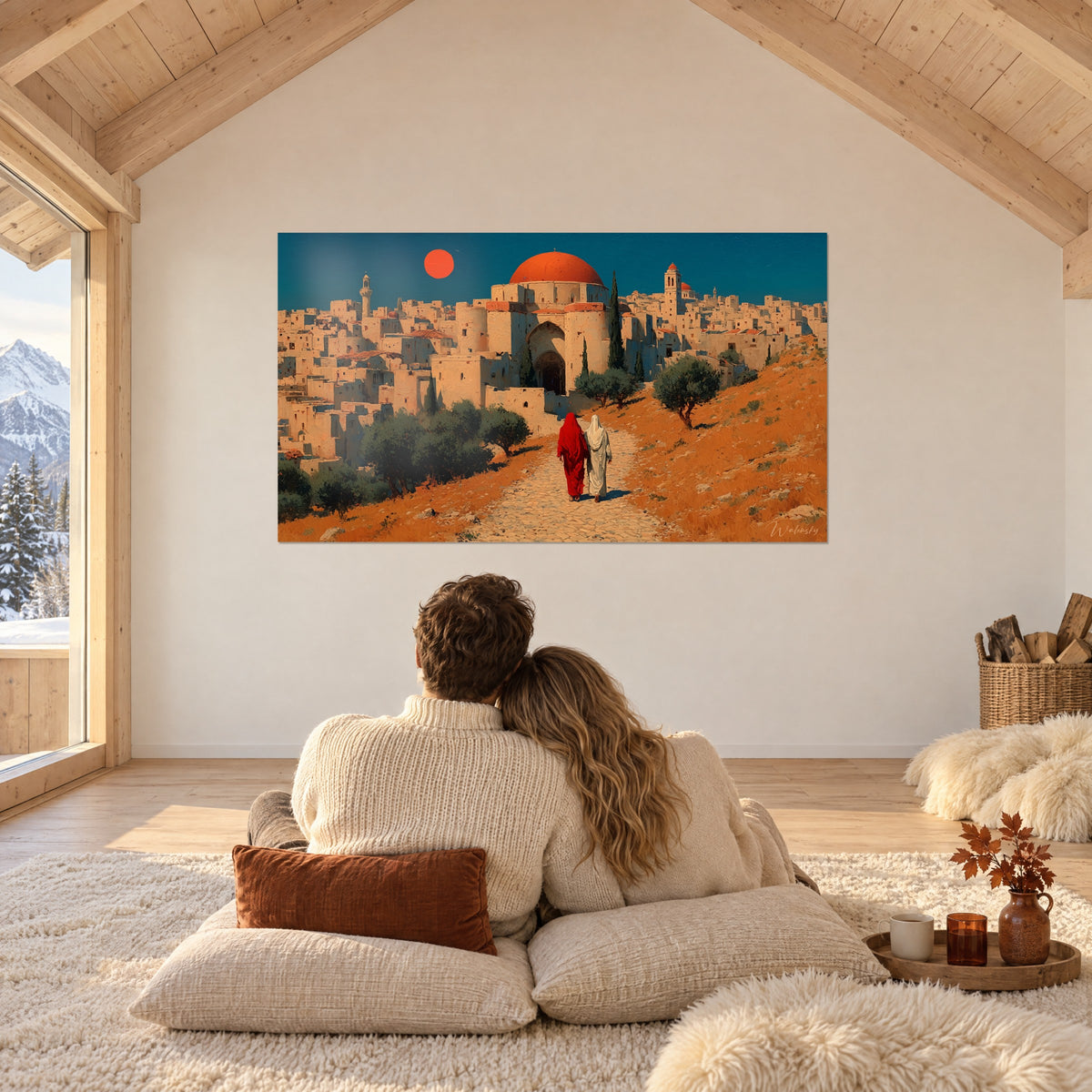 Quadro paesaggio della Terra Santa, bastioni di sabbia, cupola arancione vivo e cielo indaco, appeso sotto la travatura di uno chalet, due persone di spalle