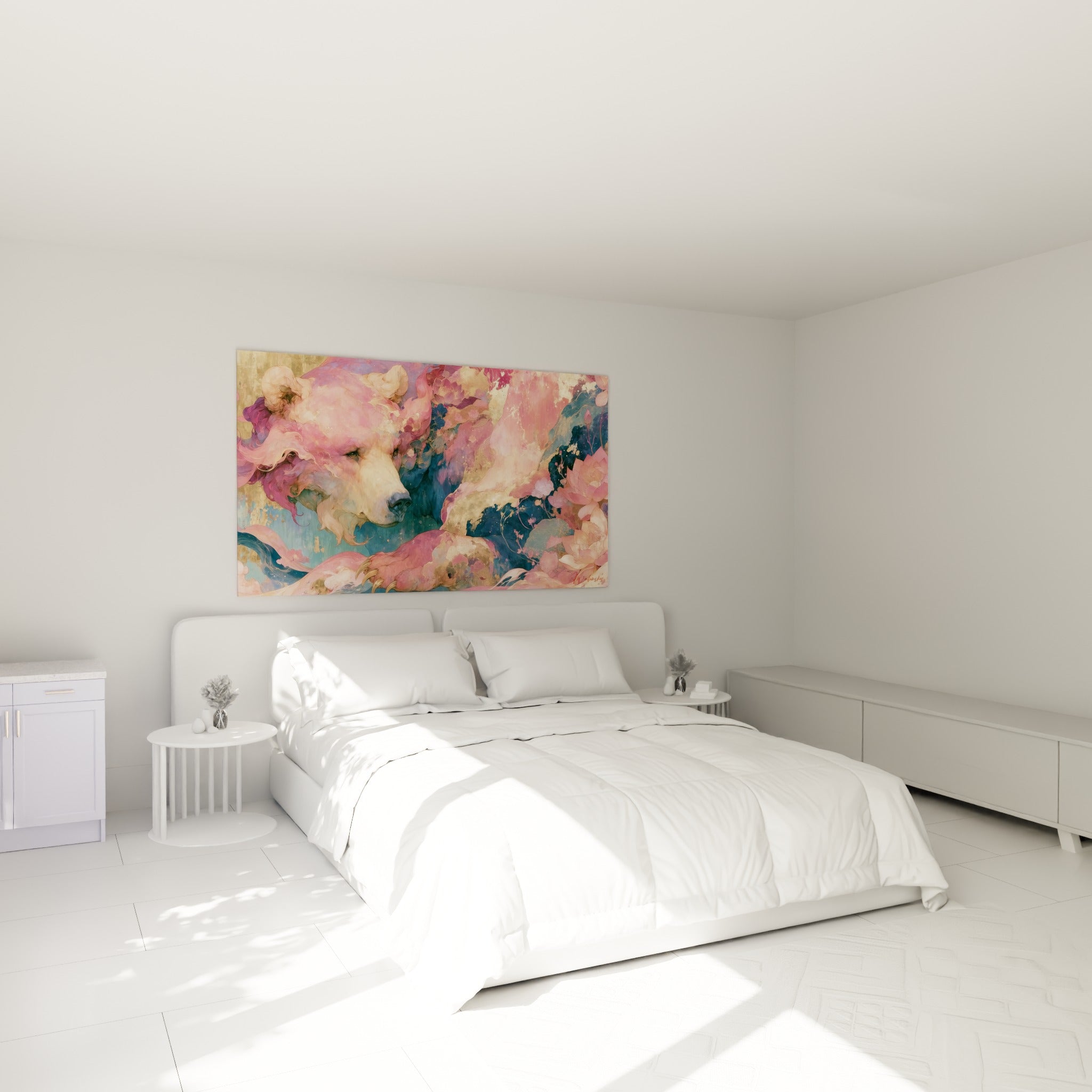 Museau d'ours brun rose pâle et bleu profond accroché au-dessus d'un lit dans une chambre claire
