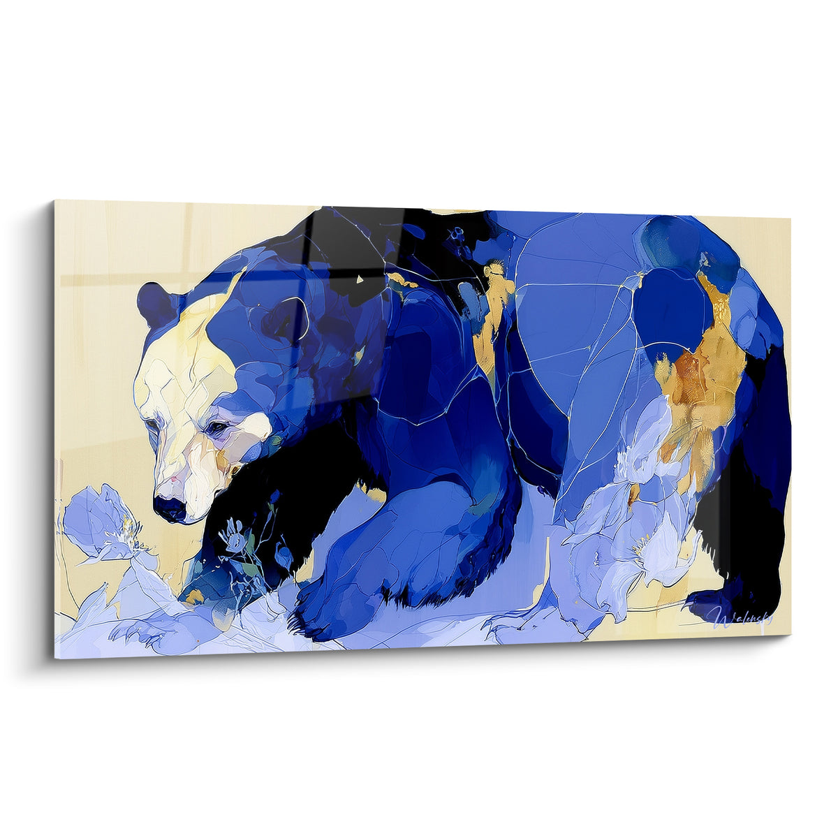 Ours brun peint en bleu marine et doré, démarche lente sur fond beige, style graphique fragmenté