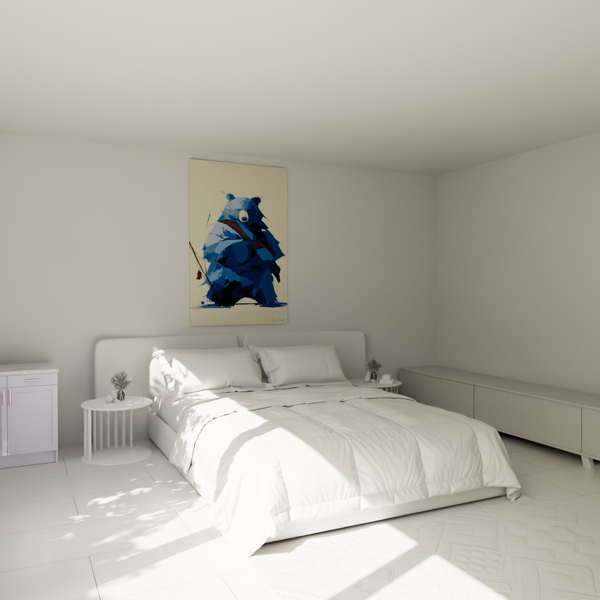 Silhouette d'Ours brun aux éclats bleu marine et noir, accrochée au-dessus d'un lit dans une chambre claire
