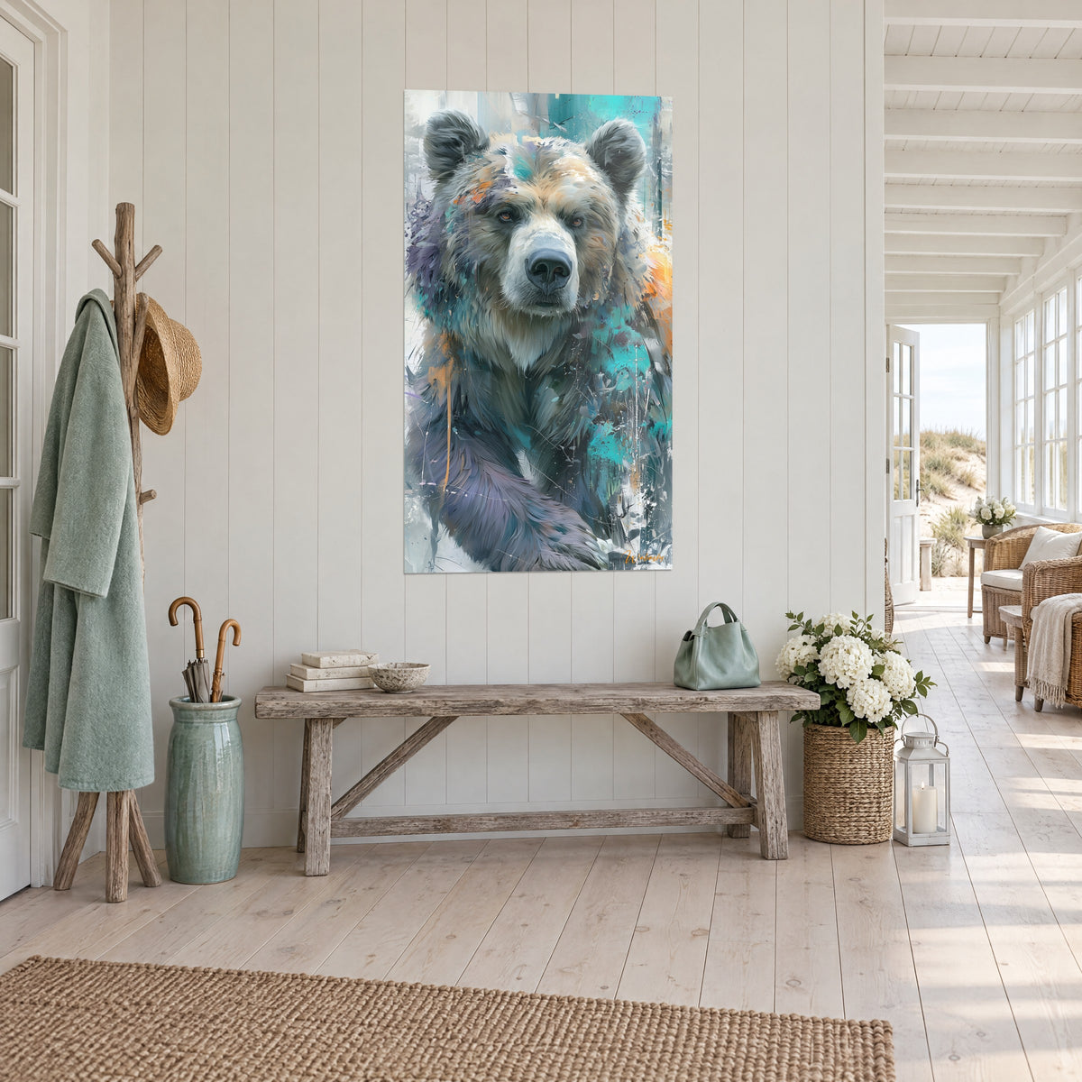 Obraz niedźwiedź grizzly o nieruchomym spojrzeniu, szaroniebieskie futro i turkusowe akcenty, powieszony obok drewnianej ławki w holu domu nad morzem