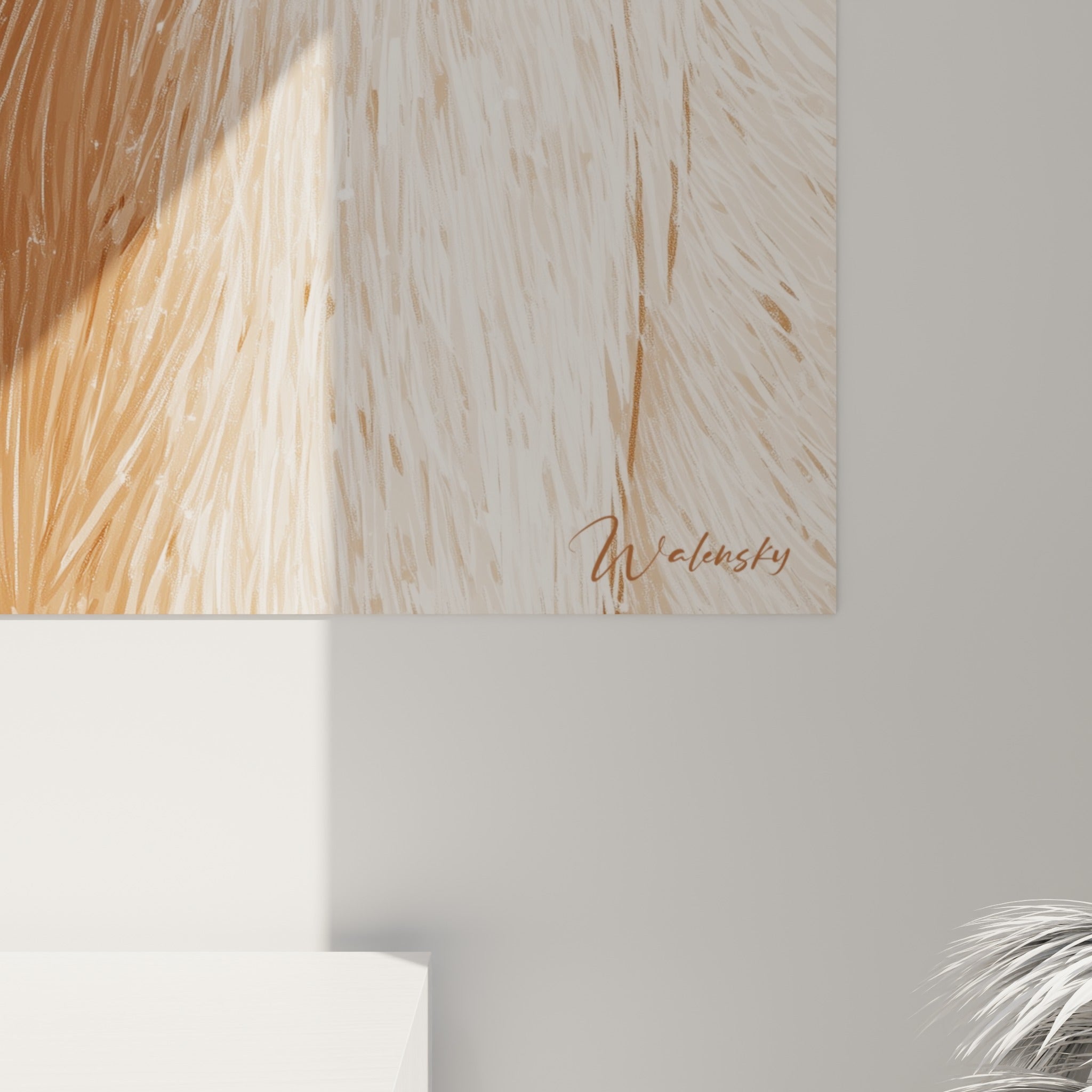 Détail du pelage à traits fins beige et brun clair, contraste marqué avec les feuilles terracotta texturées