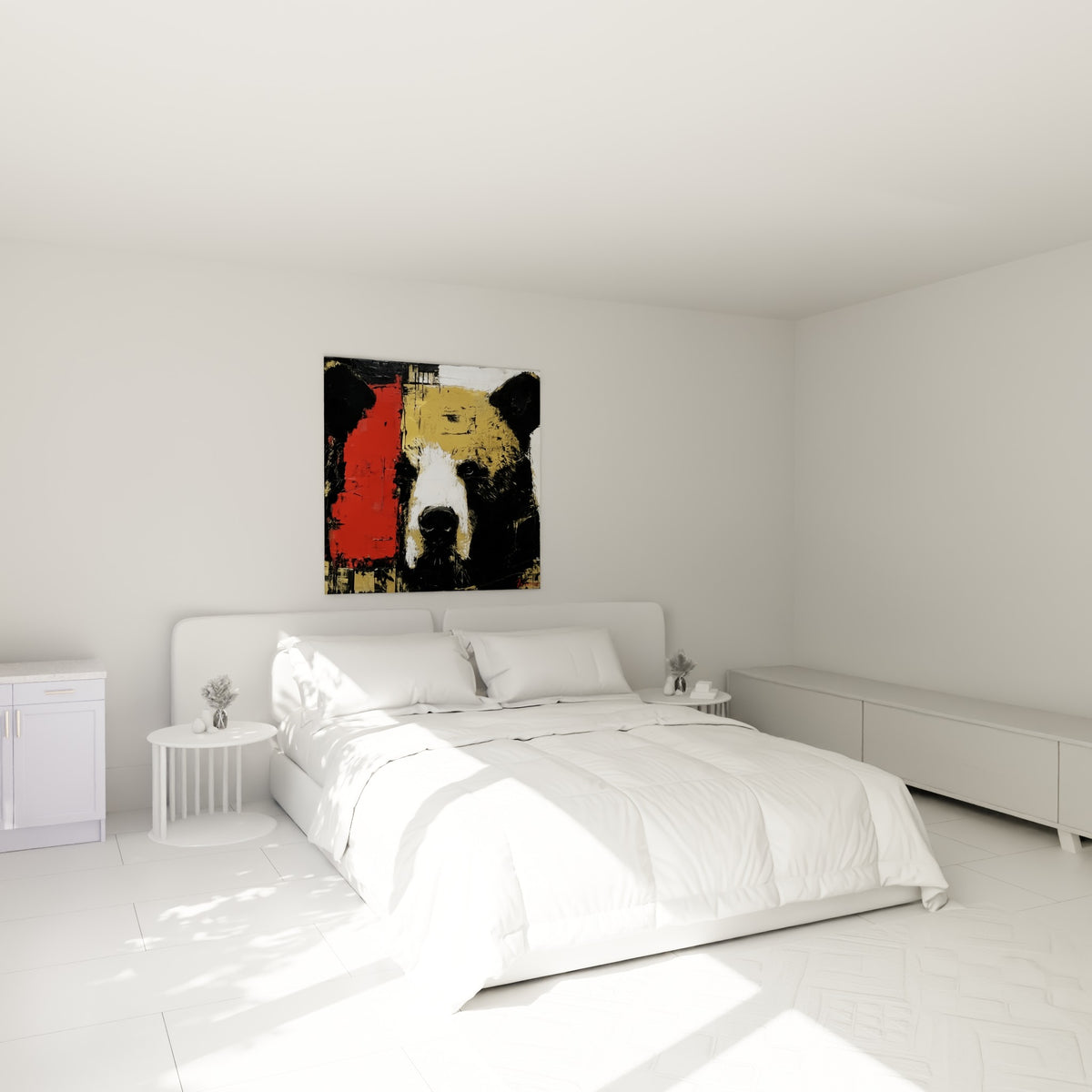 Regard perçant de l'ours brun doré et noir, accroché au-dessus d'un lit dans une chambre claire