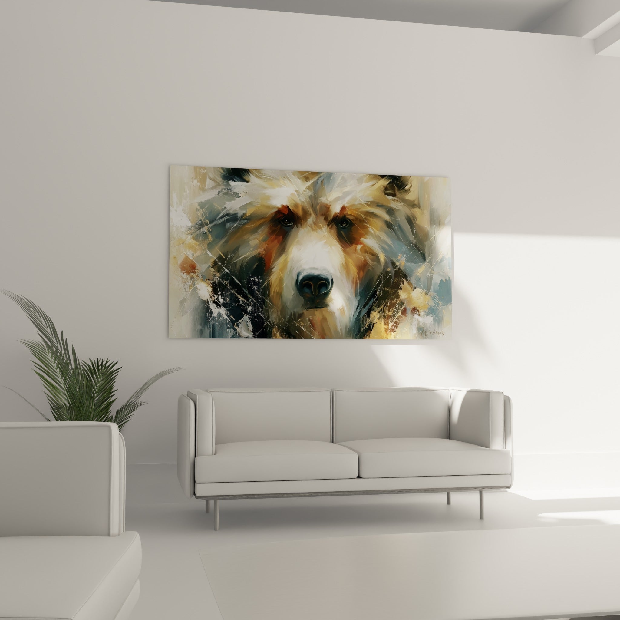 Museau d'ours brun doré et gris fumé, accroché au-dessus d'un canapé dans un salon lumineux