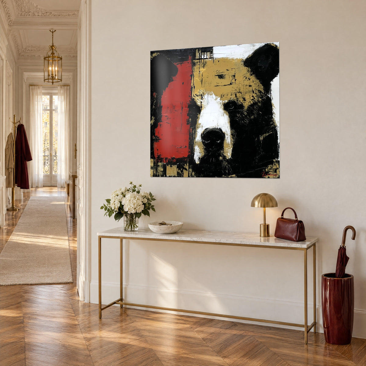 Gemälde Porträt eines Grizzlys mit weißer Schnauze, roter und schwarzer Hintergrund, dreiviertel über einer goldenen Konsole gehängt