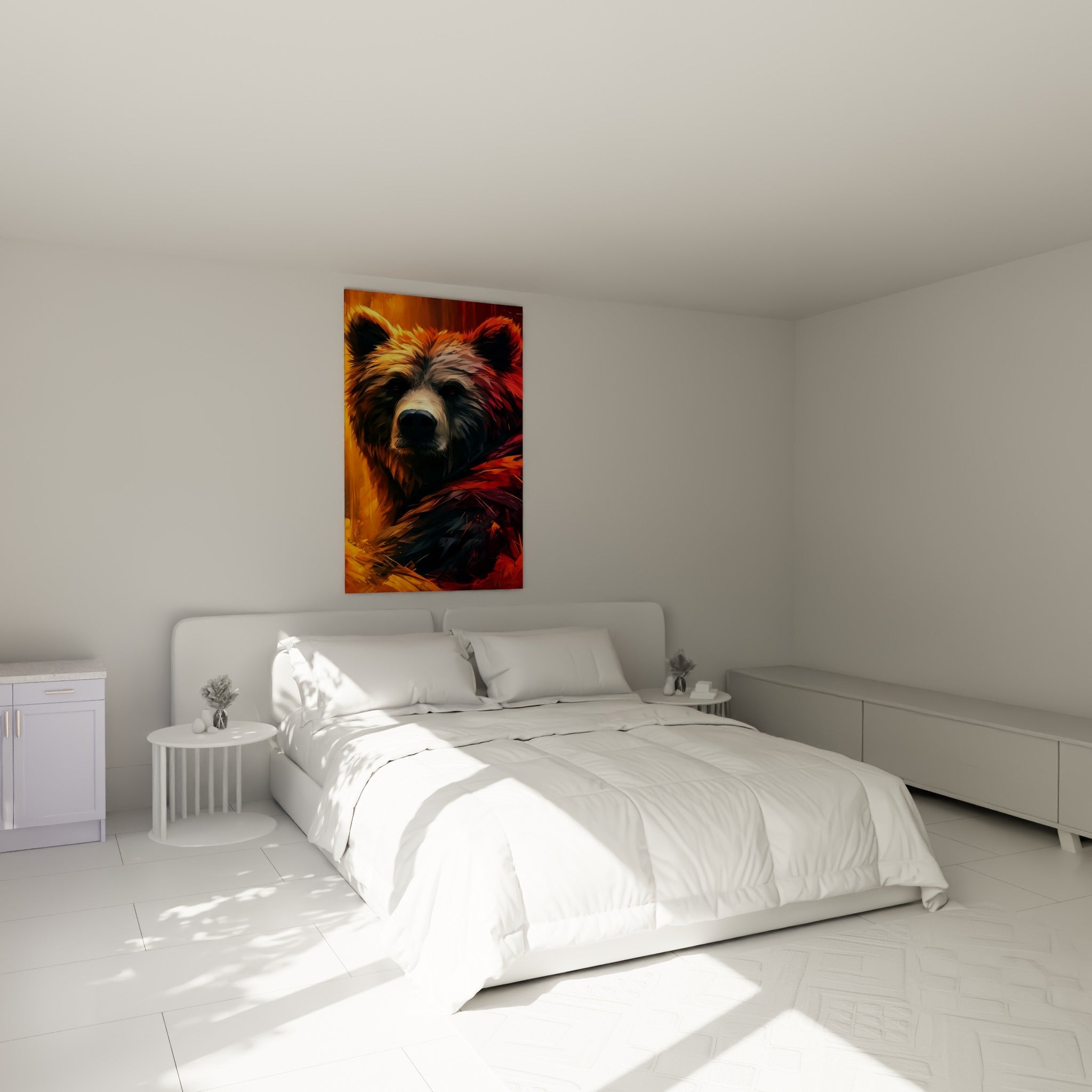 Ours brun aux teintes dorées et rouge profond, accroché au-dessus d'un lit dans une chambre claire