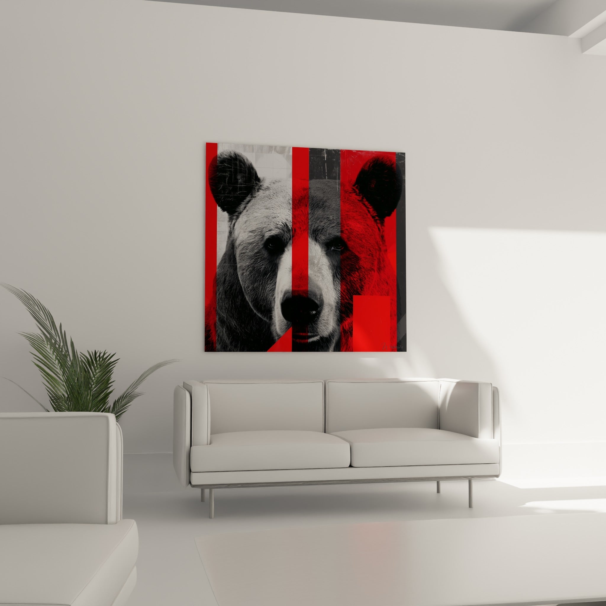 Visage d'Ours brun strié de rouge vif et de gris accroché au-dessus d'un canapé dans un salon lumineux