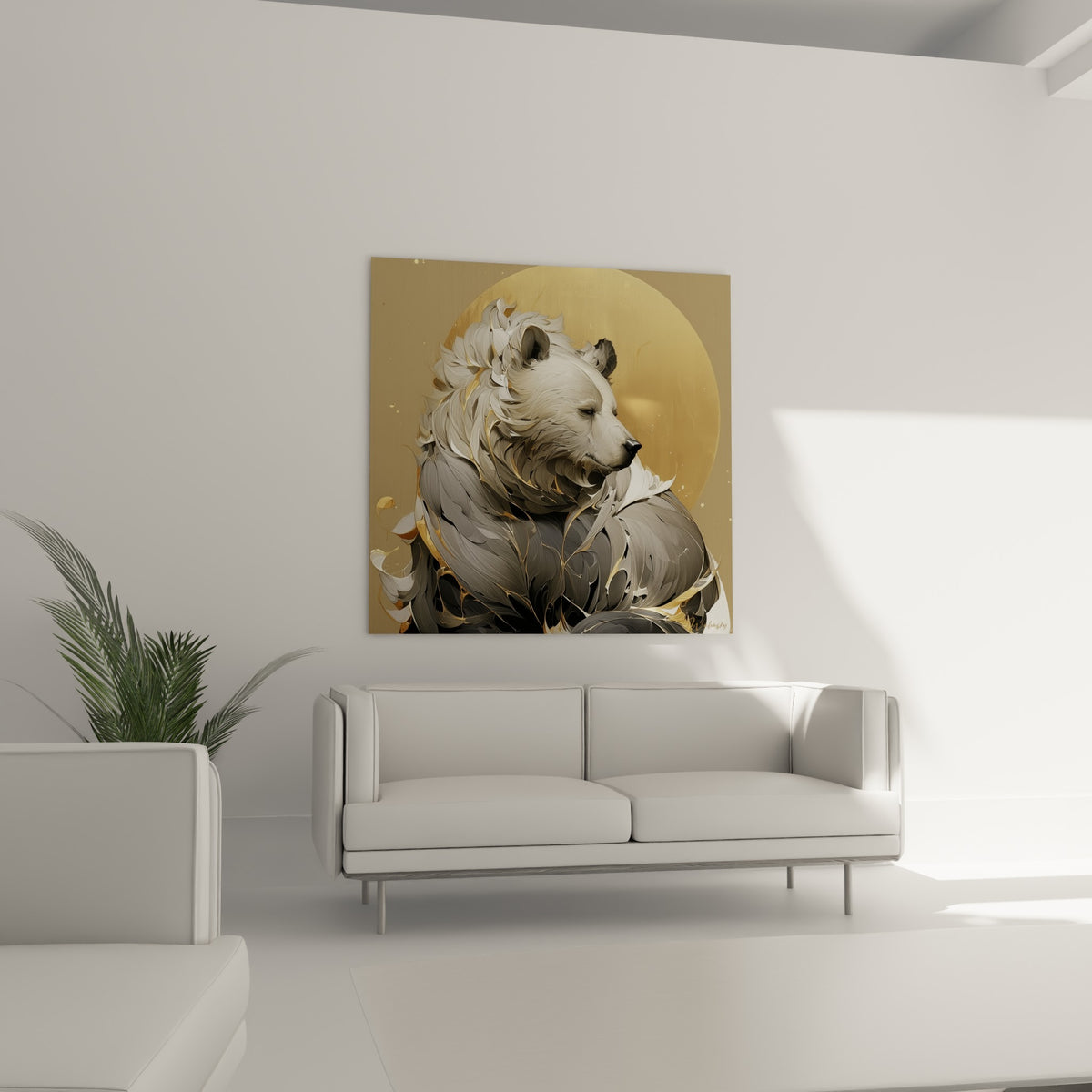 Ours brun stylisé aux nuances beige et anthracite placé au-dessus d'un canapé dans un salon lumineux