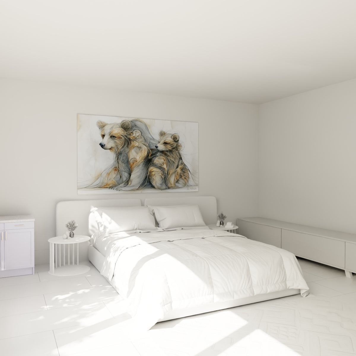 Mère ourse et son petit aux volutes dorées et grises, accrochés au-dessus d'un lit dans une chambre claire