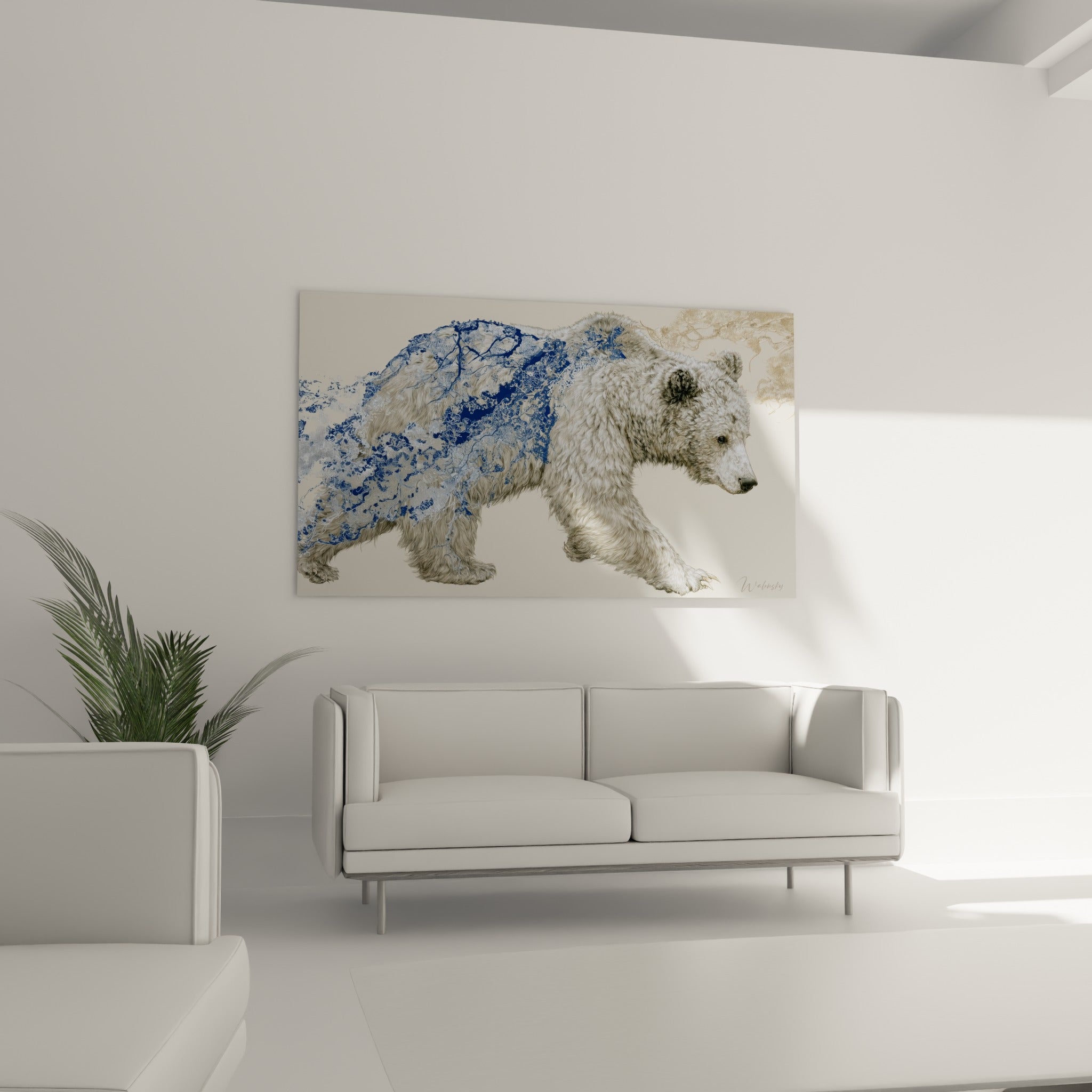 Silhouette de l'ours brun doré et bleu marine en mouvement, suspendue au-dessus d'un canapé dans un salon lumineux