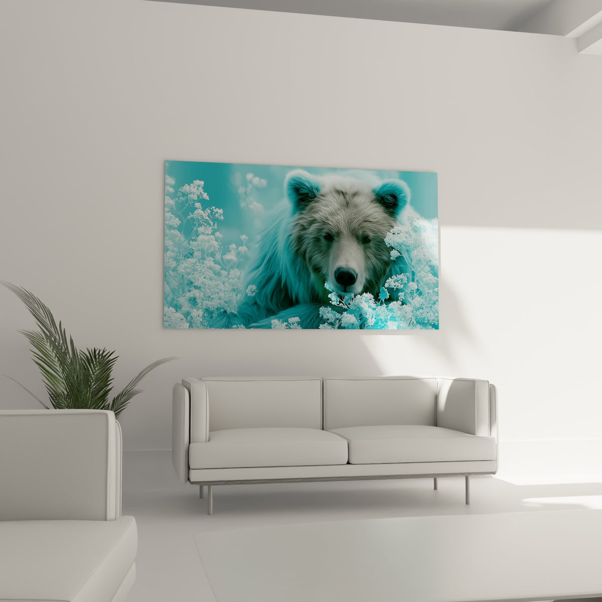 Regard intense de l'Ours brun aux teintes bleu glacé et blanches, au-dessus d'un canapé dans un salon lumineux