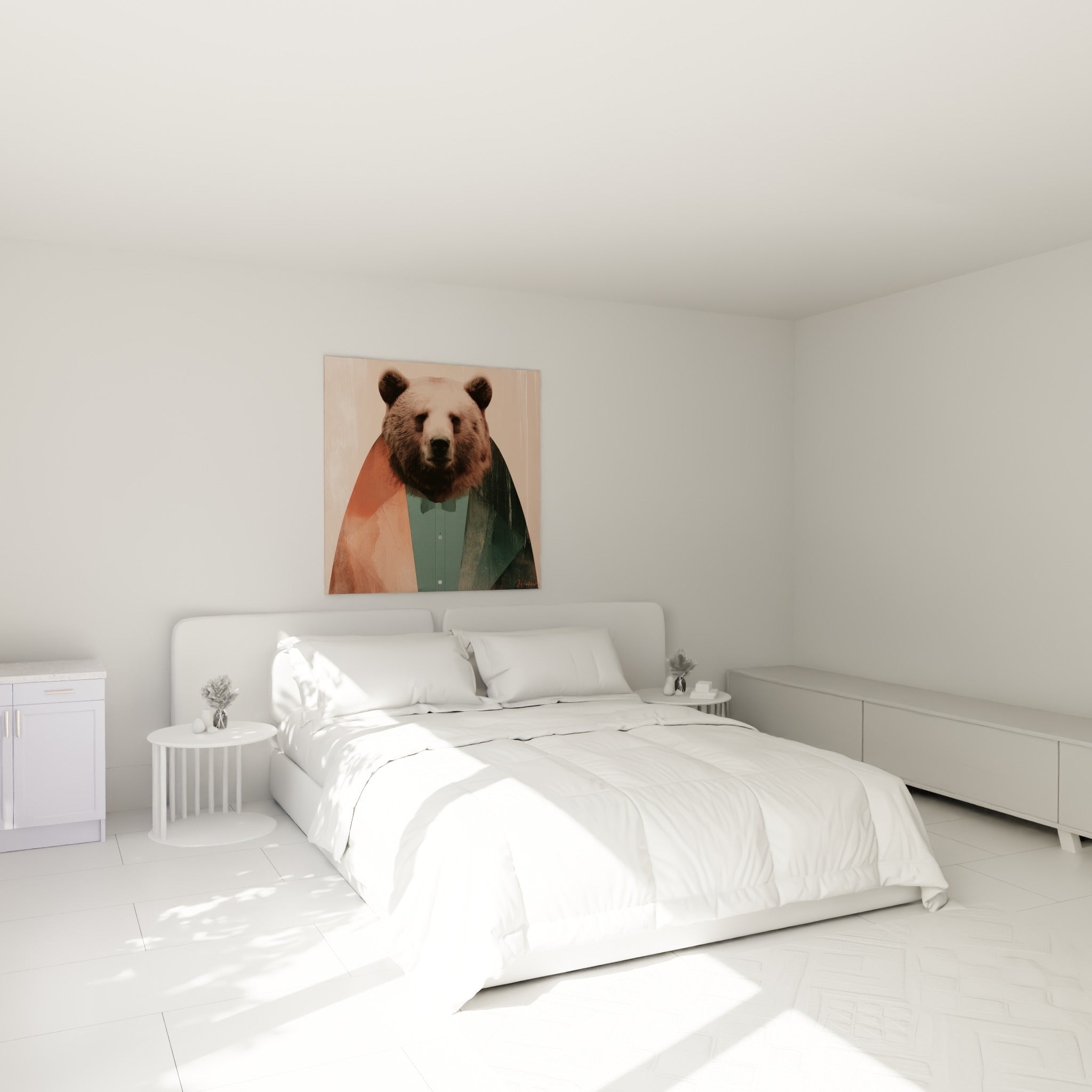 Portrait d'ours brun costumé en terracotta et vert accroché au-dessus d'un lit dans une chambre claire