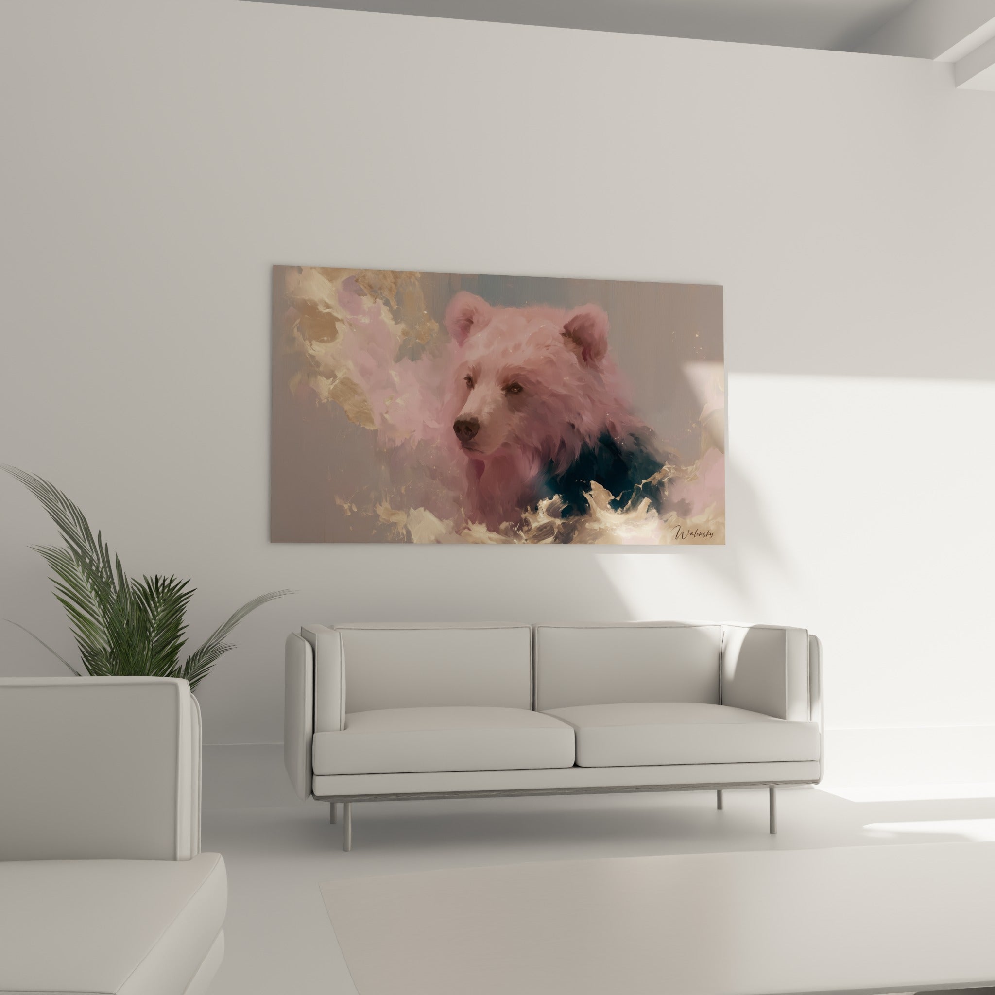 Ours brun aux nuances roses et bleu nuit accroché au-dessus d'un canapé dans un salon lumineux