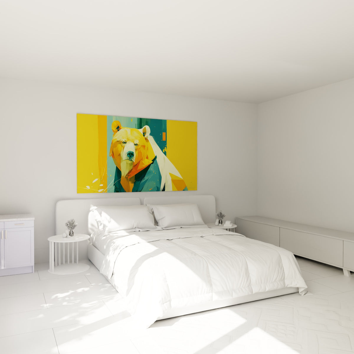 Ours brun ocre et bleu pétrole aux traits anguleux au-dessus d'un lit dans une chambre claire