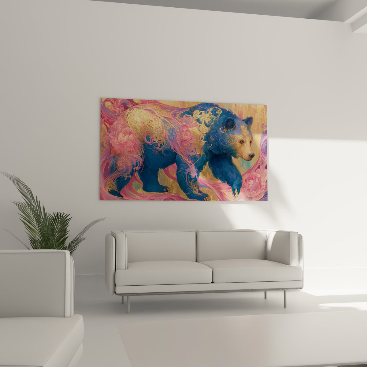 Silhouette dorée de l'Ours brun ornée de fleurs roses au-dessus d'un canapé dans un salon lumineux