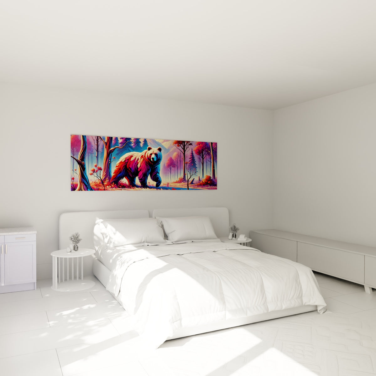 Ours brun fauve et magenta marchant en forêt violette, accroché au-dessus d'un lit dans une chambre claire