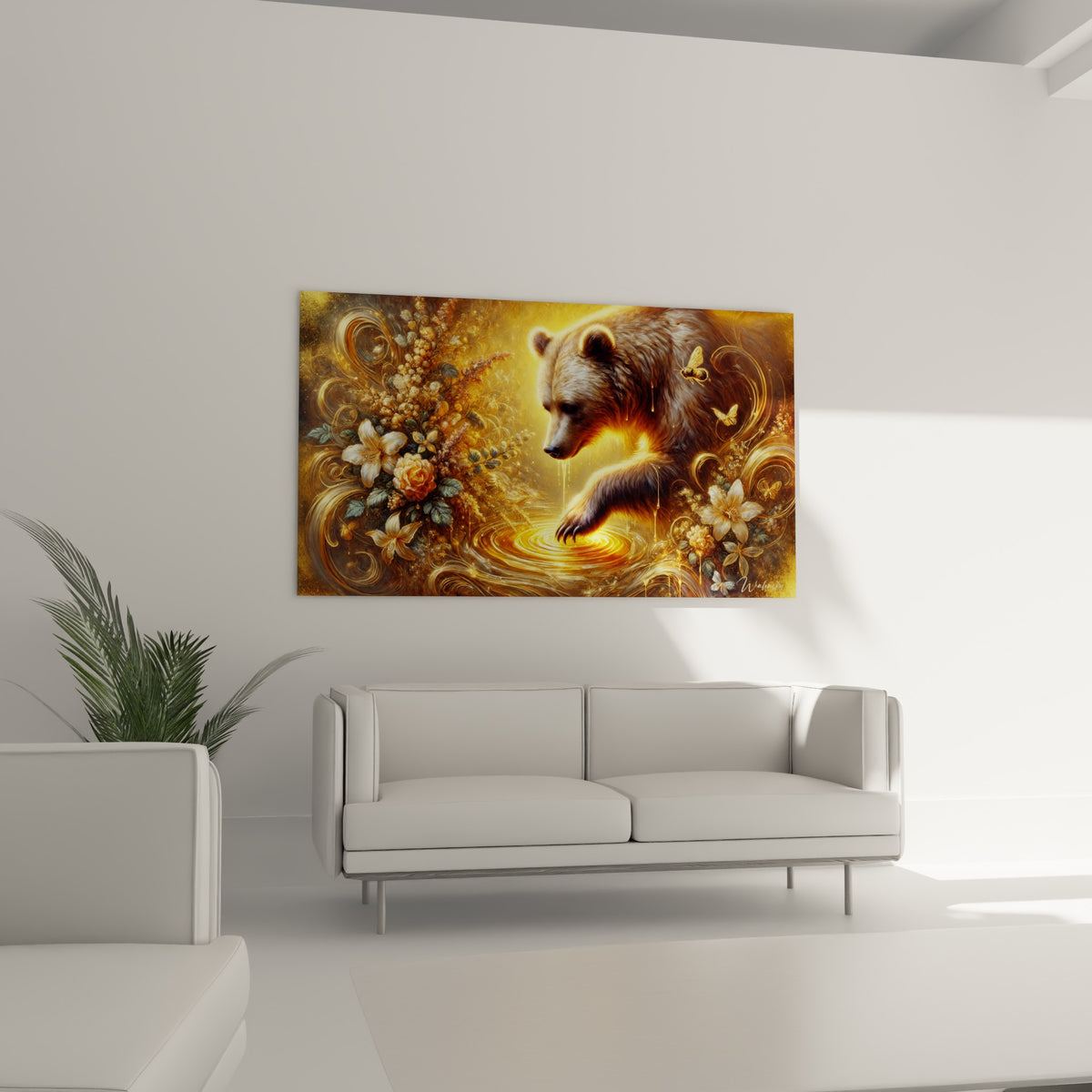 Patte d'ours brun plongée dans le miel doré au-dessus d'un canapé dans un salon lumineux