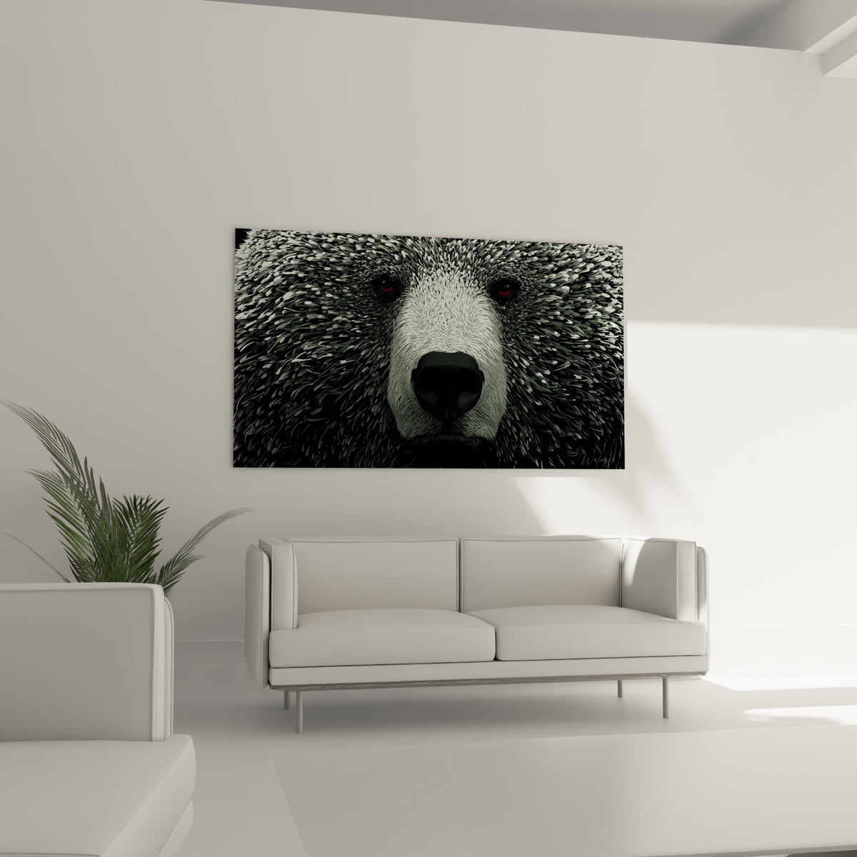 Regard perçant d'ours brun anthracite et blanc au-dessus d'un canapé dans un salon lumineux