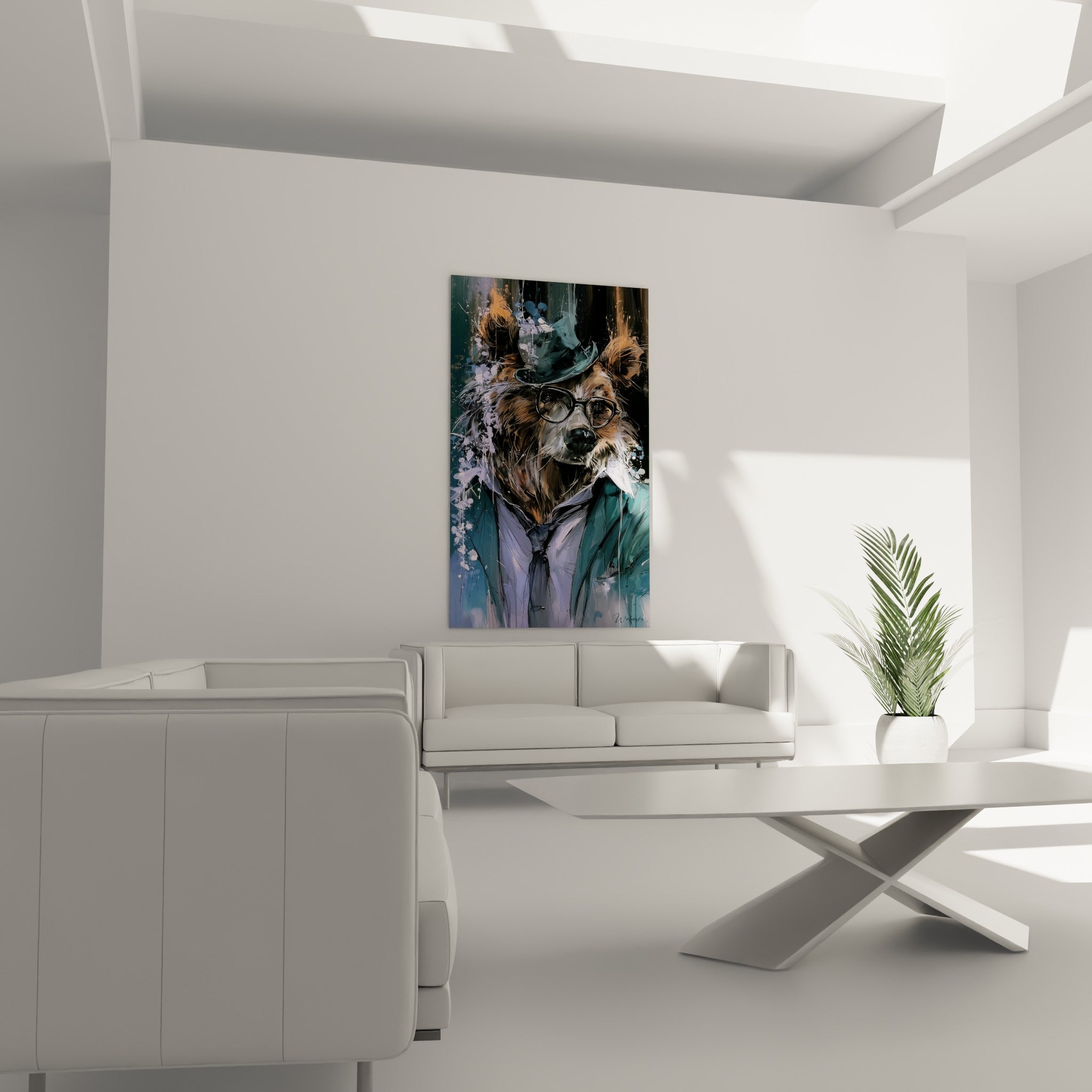 Ours brun au regard intense, chapeau bleu pastel et costume anthracite, au-dessus d'un canapé dans un salon lumineux
