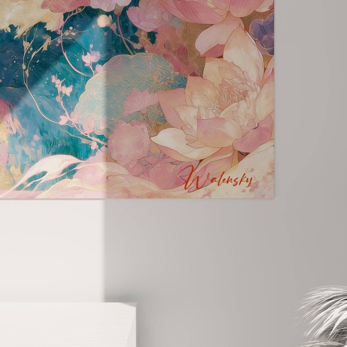 Détail de l'ours brun montrant les coulures roses et dorées, texture aquarelle sur toile bleu marine