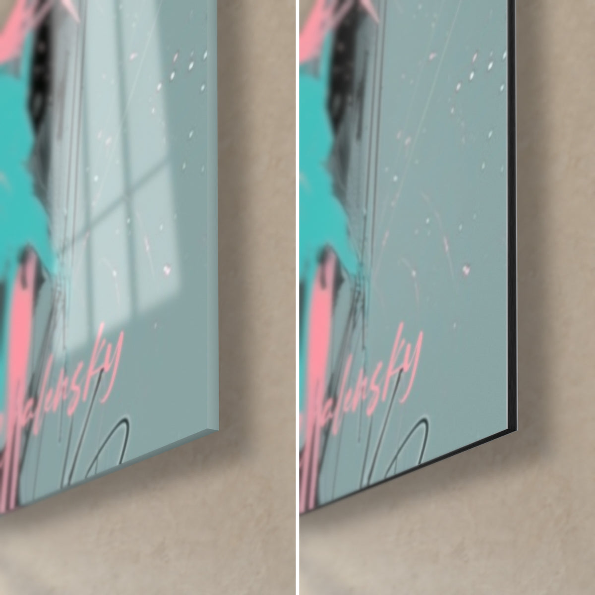 Quadro orso stilizzato, angolo in basso a destra: vetro lucido a sinistra, Dibond nero opaco a destra, firma rosa su fondo grigio-azzurro