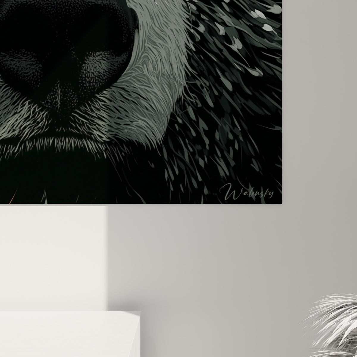 Détail du pelage d'ours brun aux traits graphiques blancs et gris, texture d'impression fine près du museau noir