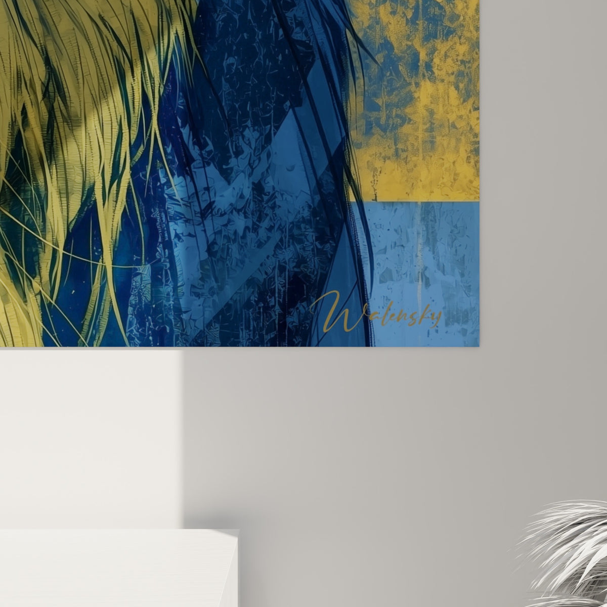 Détail du pelage texturé jaune moutarde et des touches bleu marine sur l'impression du tableau ours