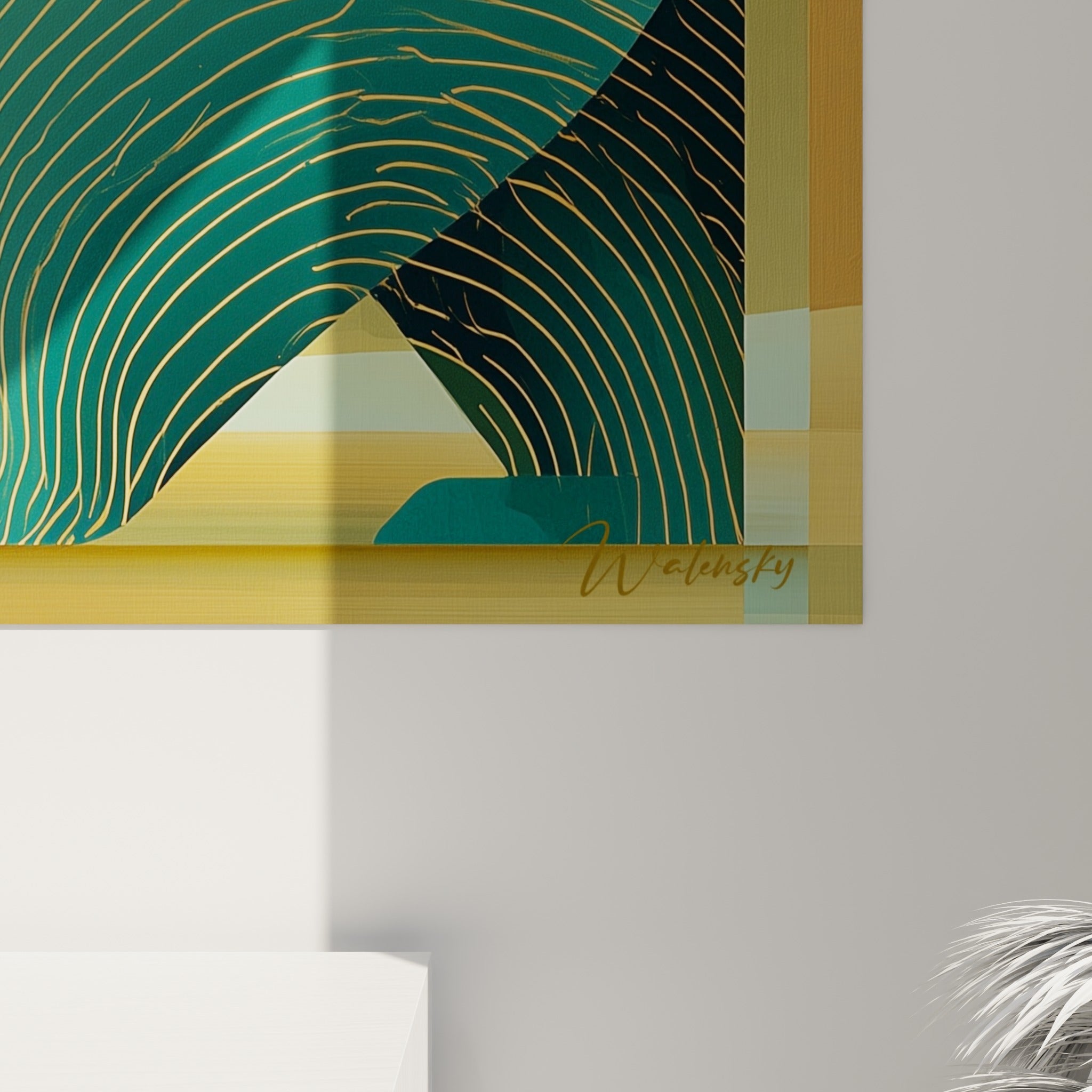 Détail des textures rayées sarcelle et des reflets dorés sur la matière du tableau Ours brun