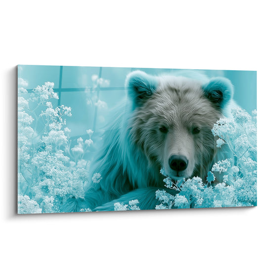 Ours brun turquoise et blanc, regard perçant, entouré de fleurs blanches, traitement pictural doux