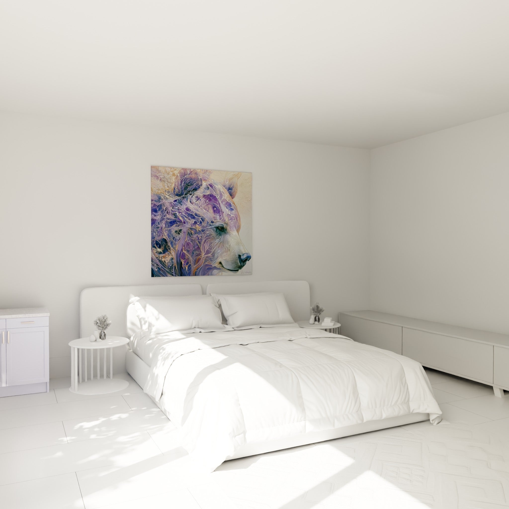 Ours brun violet aux veines dorées accroché au-dessus d'un lit dans une chambre claire