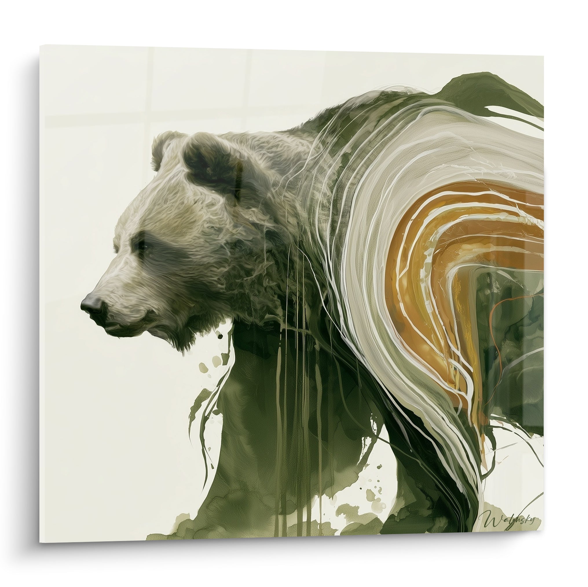 Ours brun au pelage gris et beige, silhouette se fondant en volutes vert olive et ambre