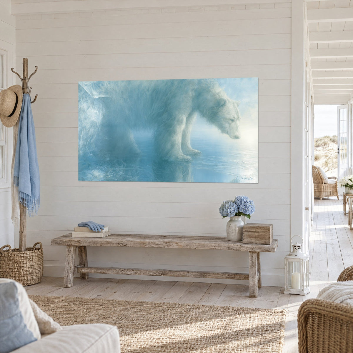 Quadro orso polare con le zampe nell'acqua specchiante, blu turchese e bianco perlaceo, appeso sopra una panca di legno