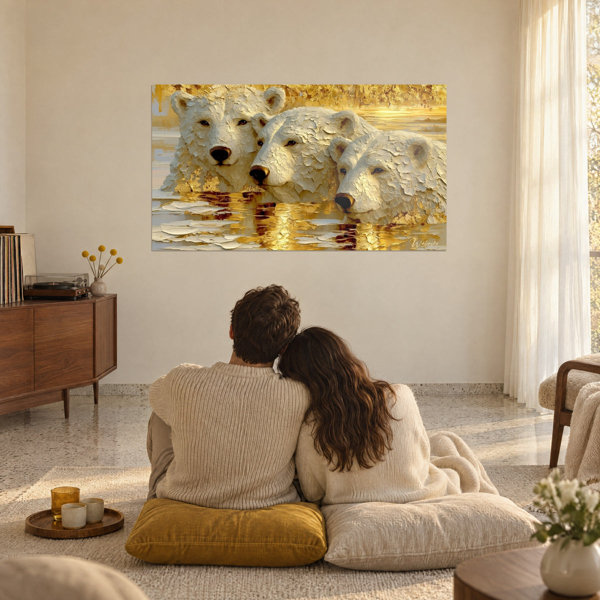 Tableau fraternité d'ours polaires nageant dans un bain d'or liquide, fourrure texturée crème et jaune, face à un couple installé au sol