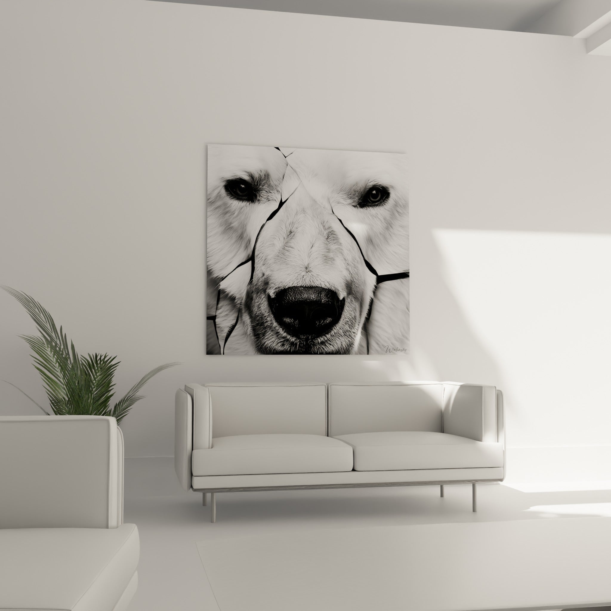 Regard intense de l'ours polaire, contraste blanc et noir profond, au-dessus d'un canapé dans un salon lumineux