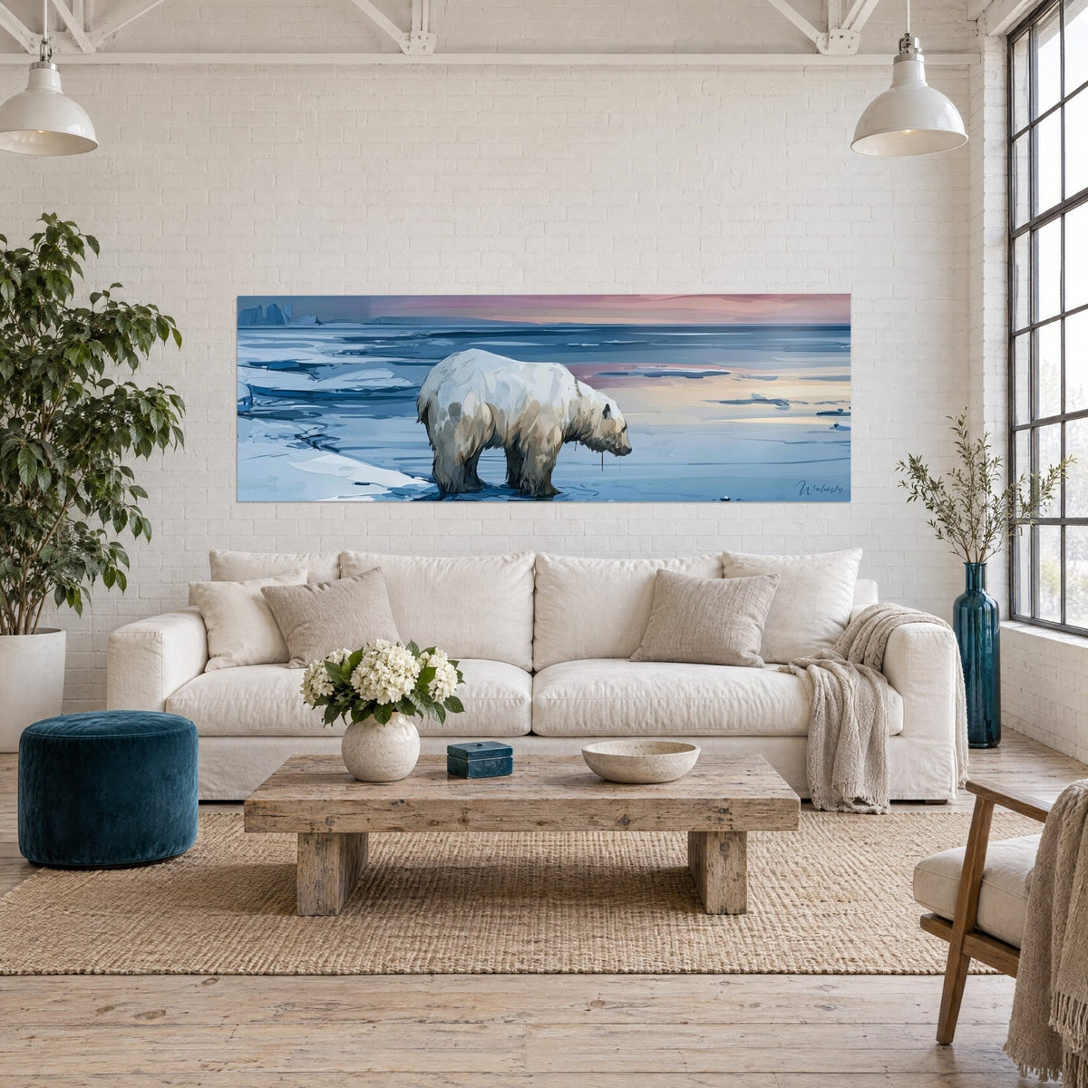 Gemälde Eisbär mit weißem und beigem Fell, stehend auf bläulichem Eis, rosafarbener Himmel, über einem Sofa in einem hellen Wohnzimmer