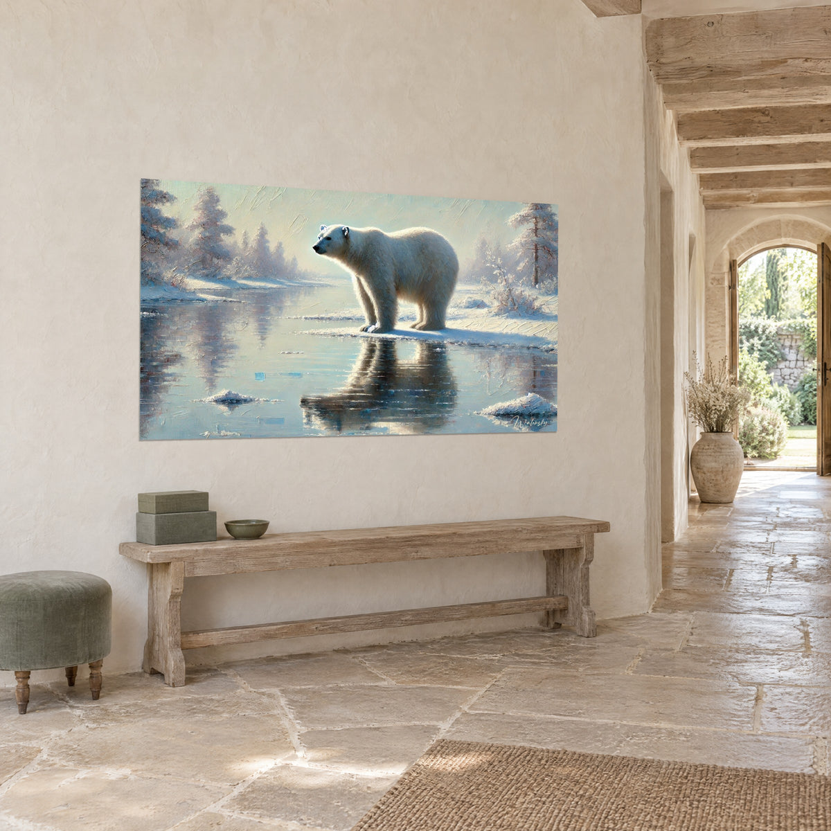 Tableau plantigrade ivoire au pelage épais sur une rive gelée, pins givrés bleu glacier et crème, mur de pierre blonde et banc en bois