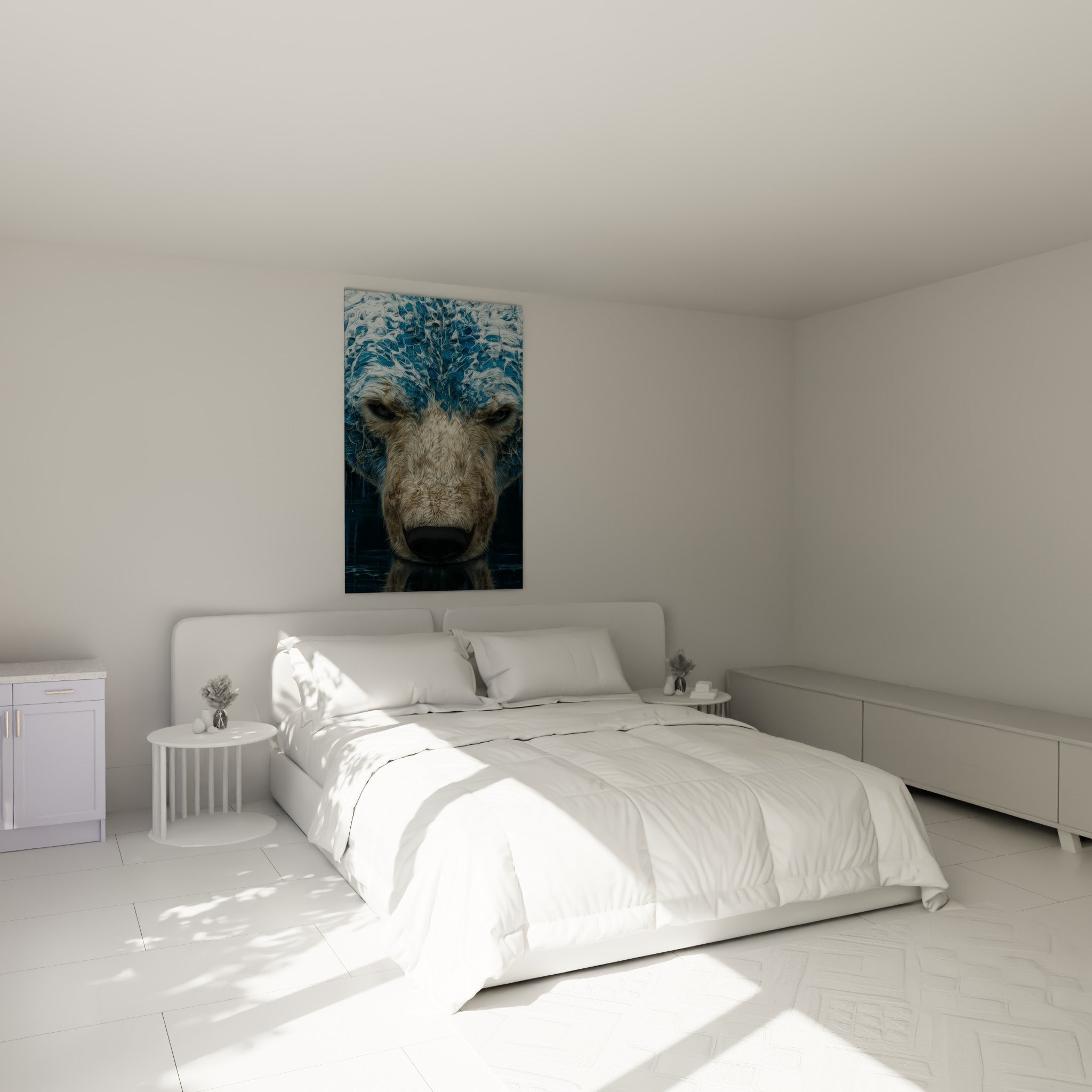 Museau crème et pelage bleu marine de l'ours polaire, accroché au-dessus d'un lit dans une chambre claire