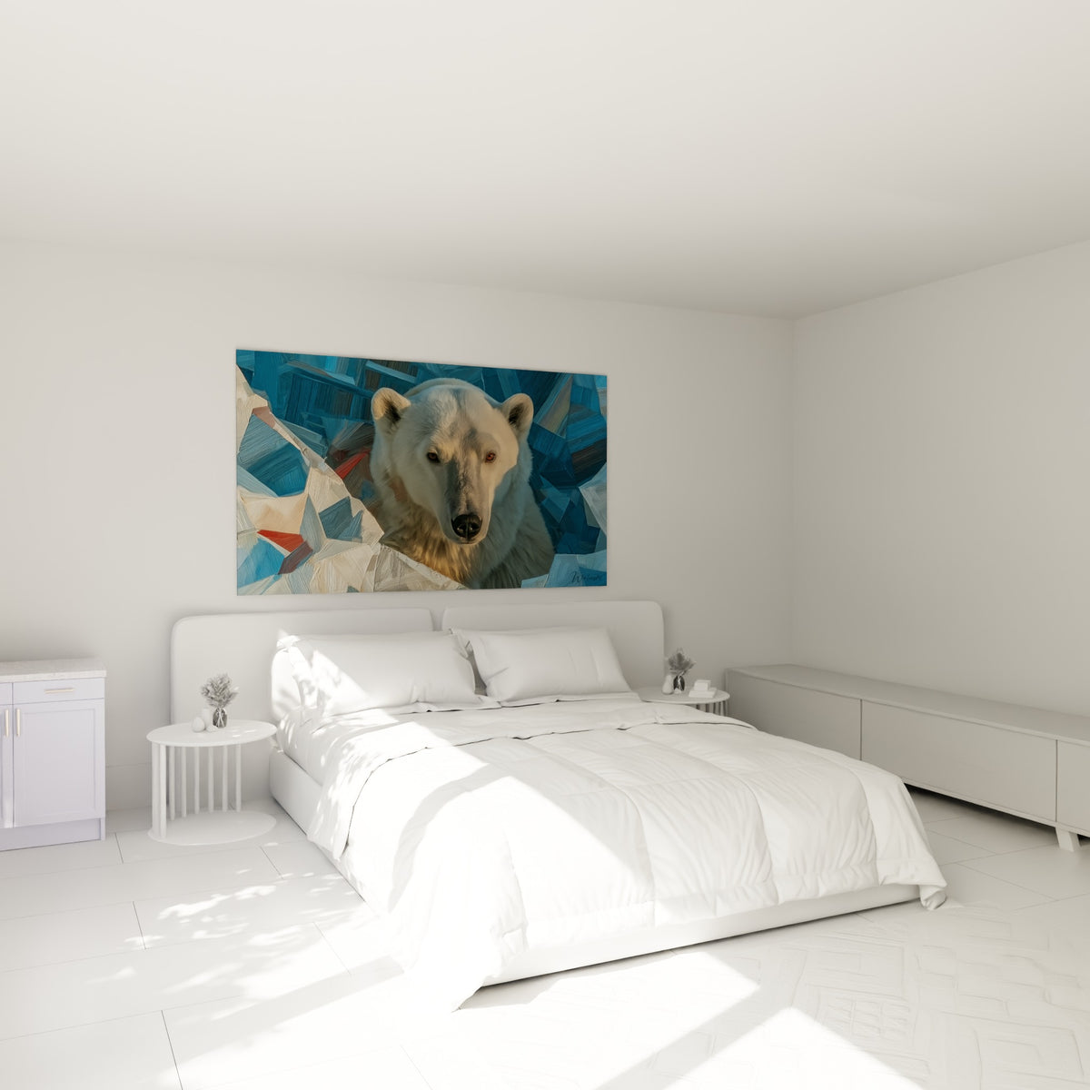 Museau d'ours polaire aux tons dorés et bleu pétrole, accroché au-dessus d'un lit dans une chambre claire
